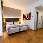 Hotel Como 4*