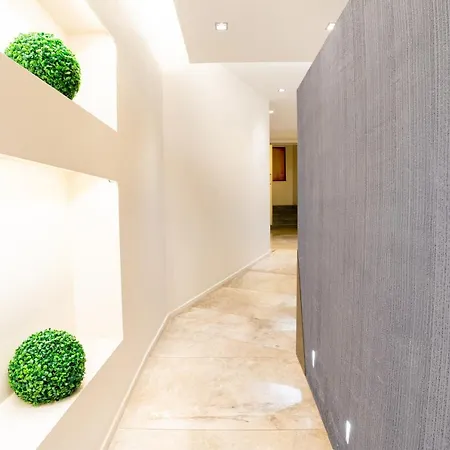 Hotel Como 4*