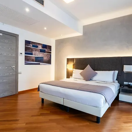 Hotel Como 4*