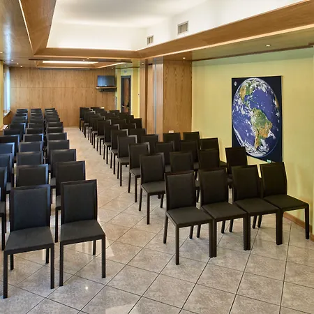 Hotel Como מלון 4*