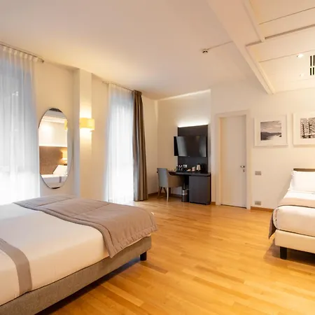 Hotel Como 4*