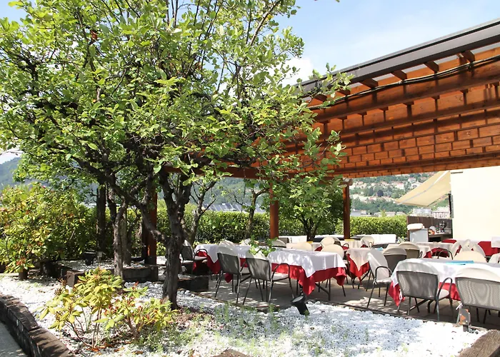 Hotell Hotel Como 4*