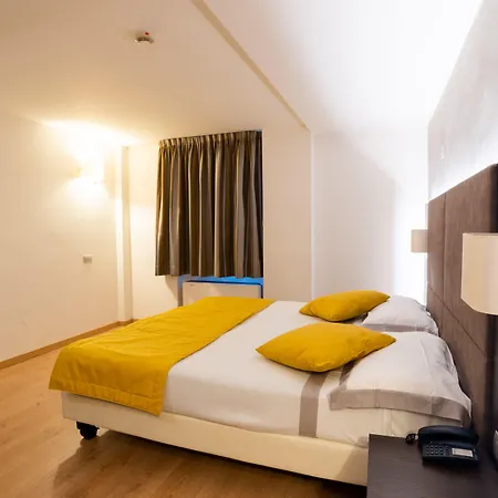 Hotel Como 4* קומו
