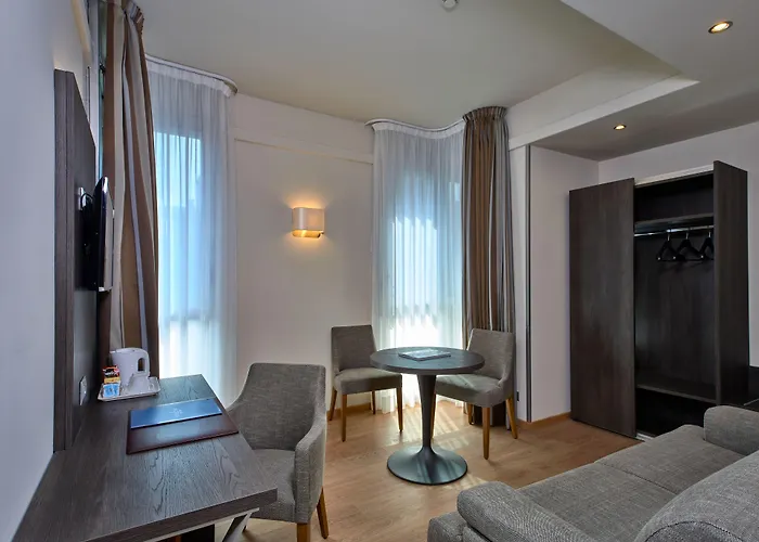Hotel Como 4*